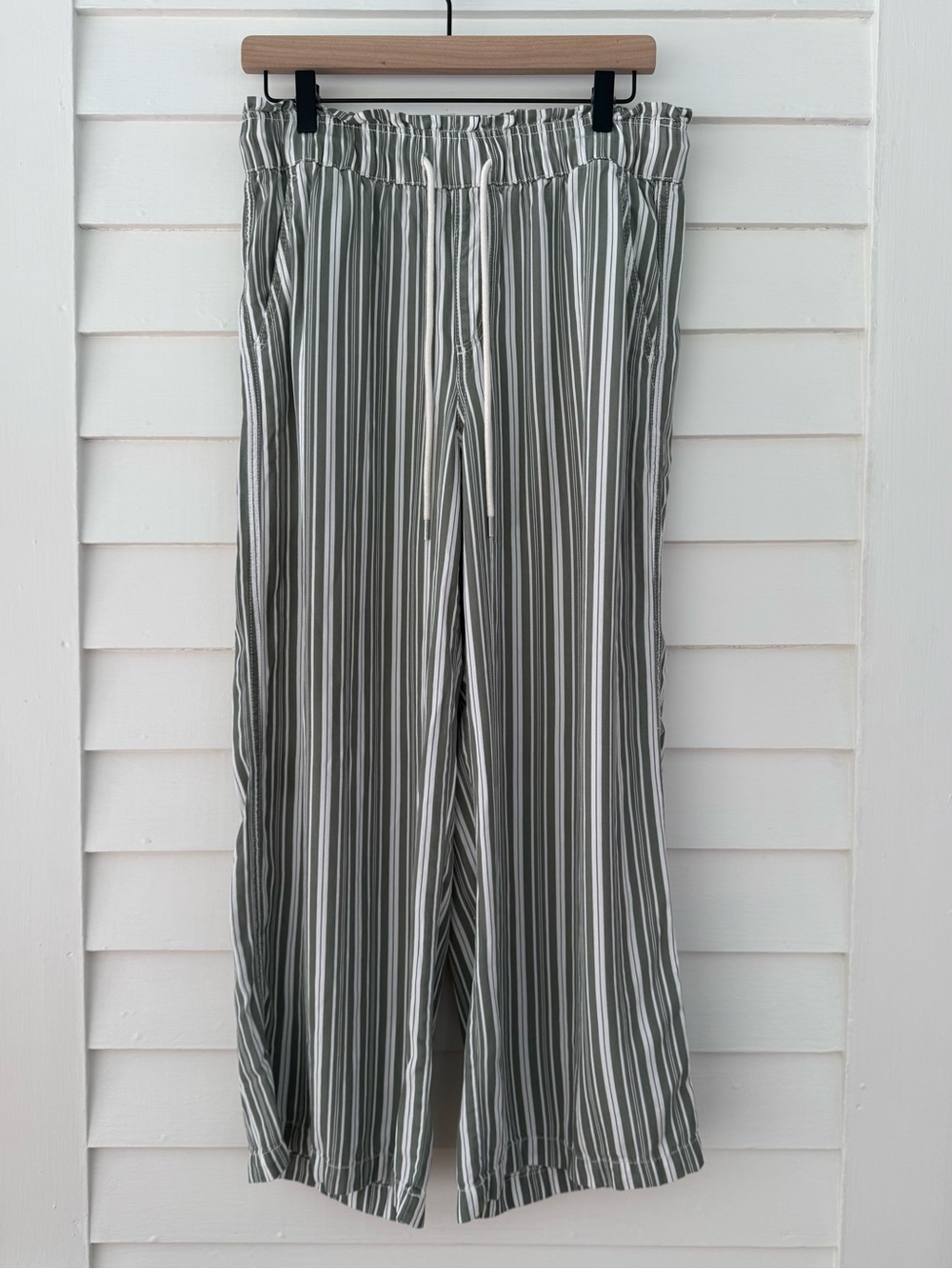LOFT | Striped Wide Leg Pants Green White Pull-On Crop Size Medium
